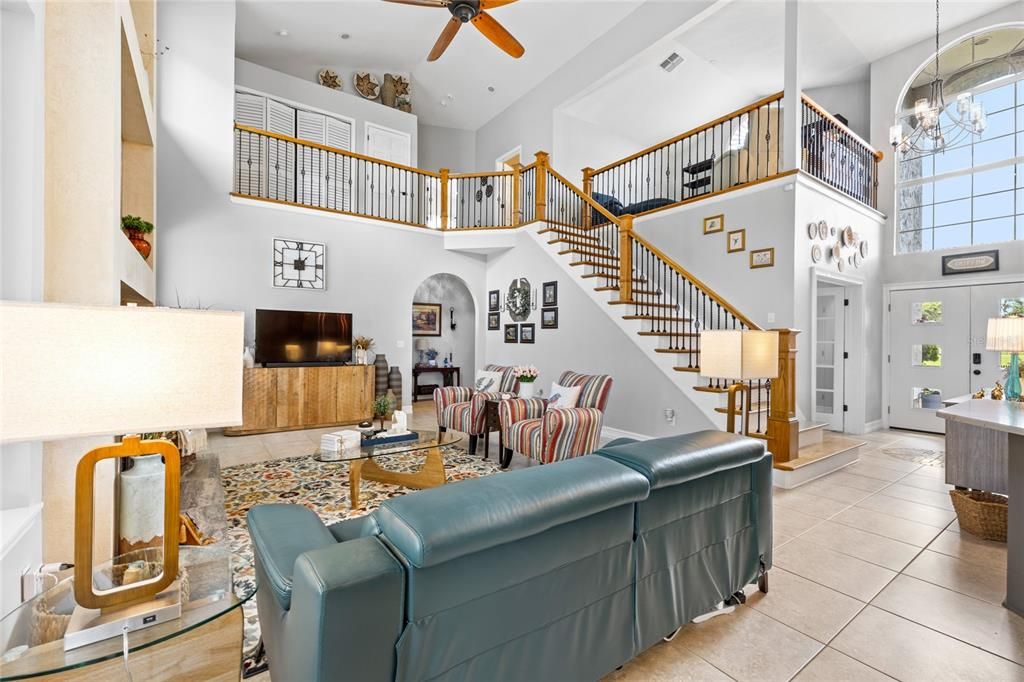 Activo con contrato: $899,900 (4 camas, 2 baños, 2912 Pies cuadrados)
