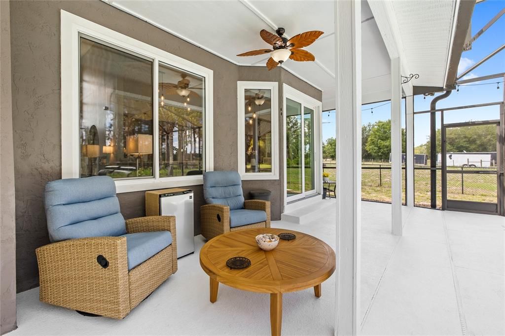 Activo con contrato: $899,900 (4 camas, 2 baños, 2912 Pies cuadrados)