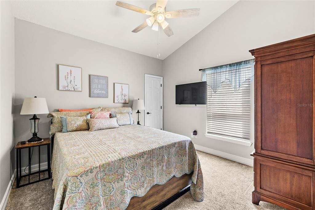 Activo con contrato: $899,900 (4 camas, 2 baños, 2912 Pies cuadrados)