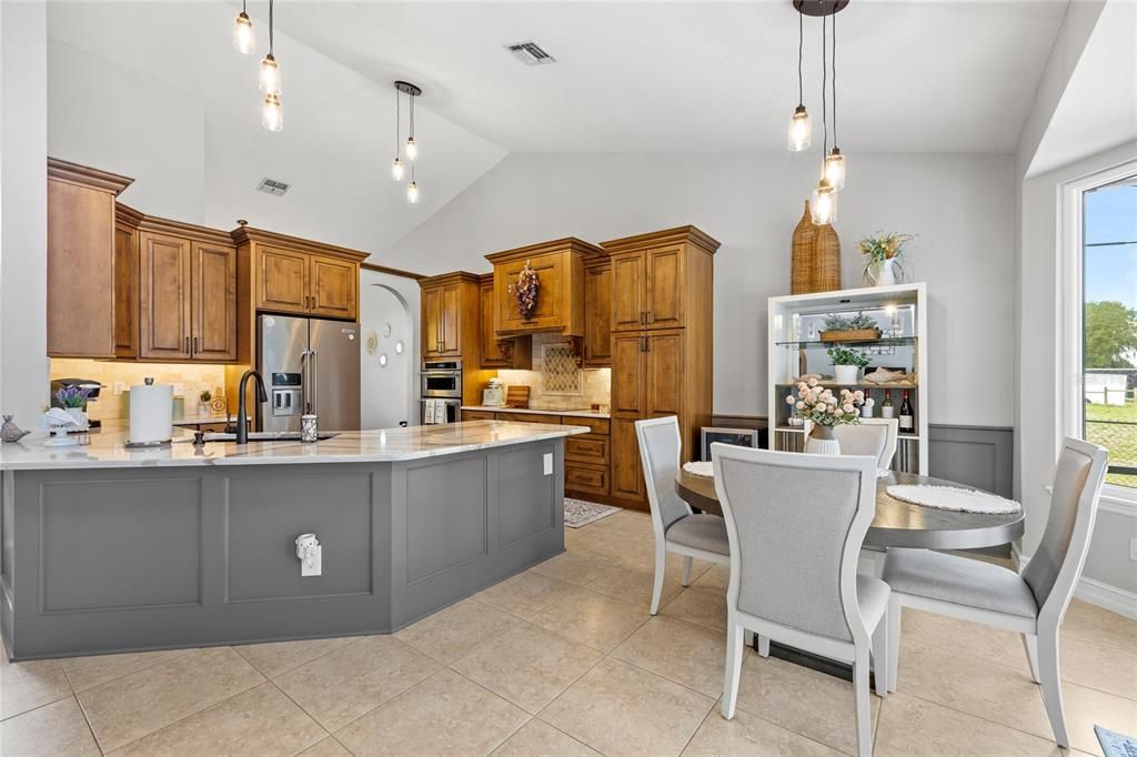 Activo con contrato: $899,900 (4 camas, 2 baños, 2912 Pies cuadrados)