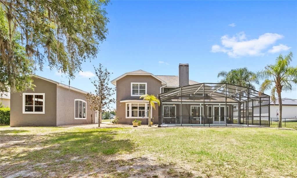 Activo con contrato: $899,900 (4 camas, 2 baños, 2912 Pies cuadrados)