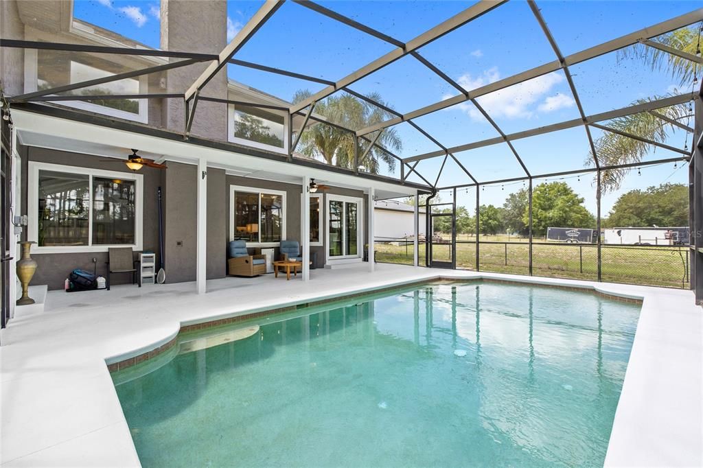 Activo con contrato: $899,900 (4 camas, 2 baños, 2912 Pies cuadrados)