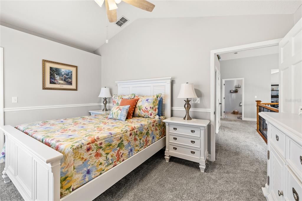 Activo con contrato: $899,900 (4 camas, 2 baños, 2912 Pies cuadrados)