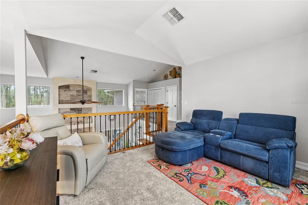 Activo con contrato: $899,900 (4 camas, 2 baños, 2912 Pies cuadrados)