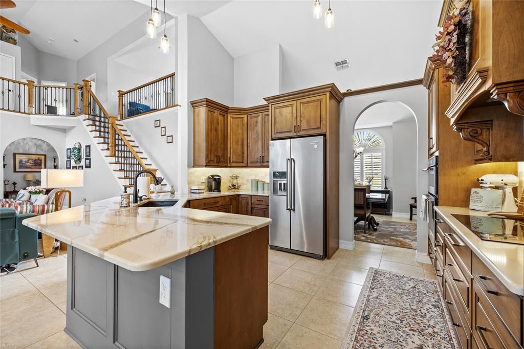 Activo con contrato: $899,900 (4 camas, 2 baños, 2912 Pies cuadrados)