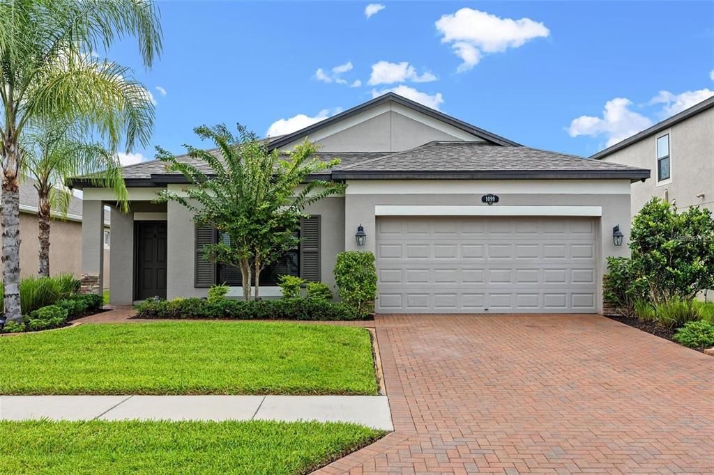 Recently Rented: $3,100 (3 beds, 2 baths, 2115 Square Feet)