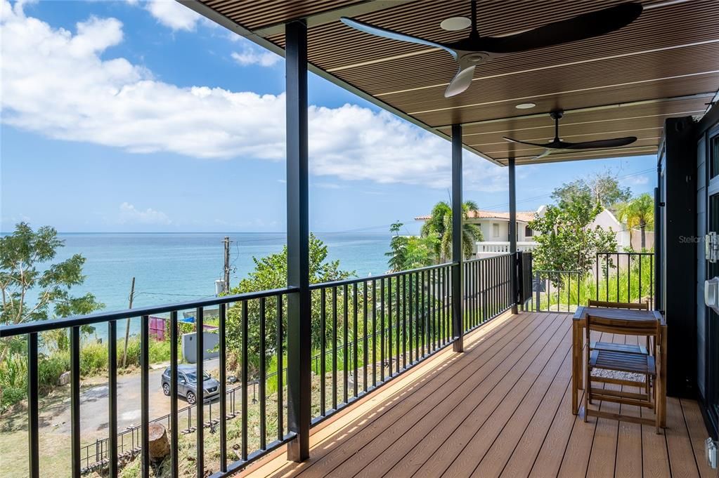 На продажу: $2,225,000 (5.99 acres)