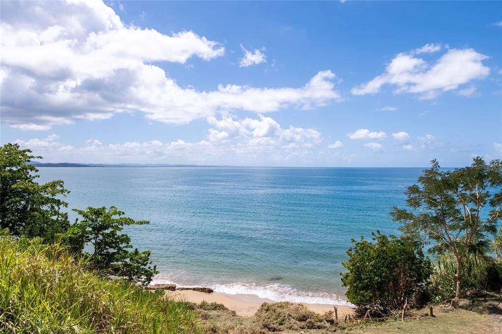 На продажу: $2,225,000 (5.99 acres)