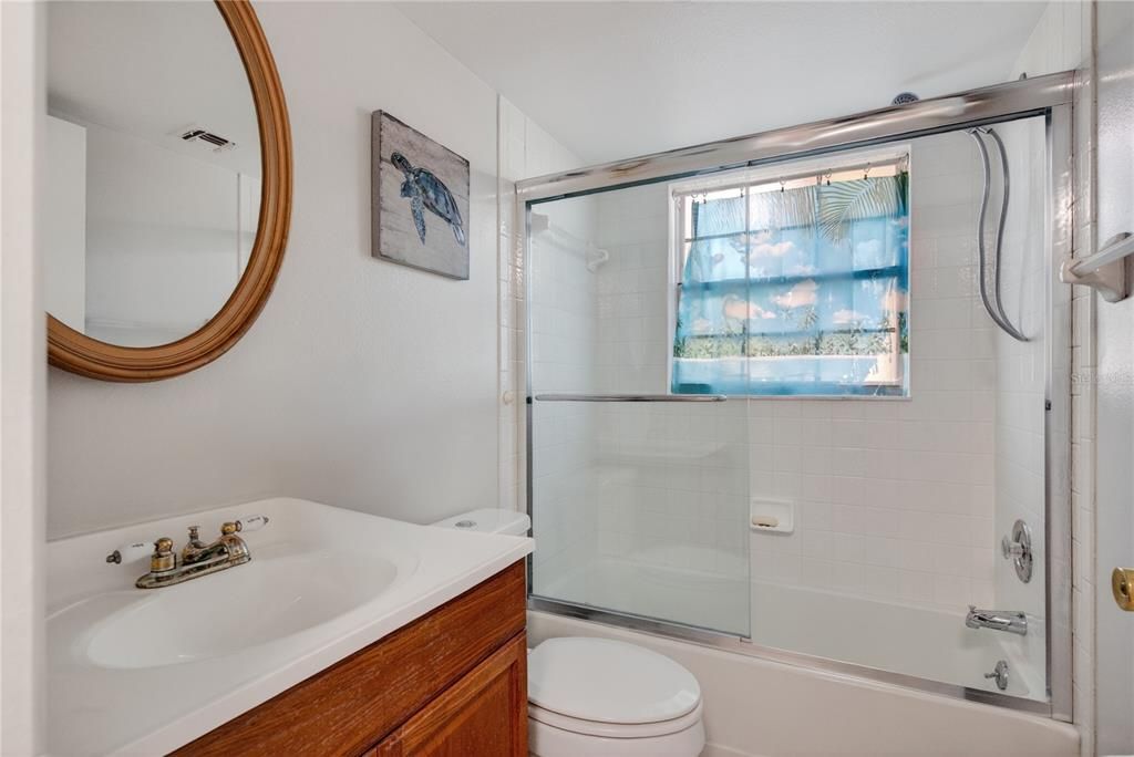For Sale: $99,900 (2 beds, 2 baths, 885 Square Feet)