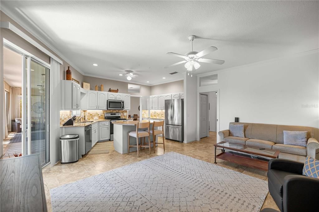 For Sale: $295,000 (2 beds, 2 baths, 1679 Square Feet)