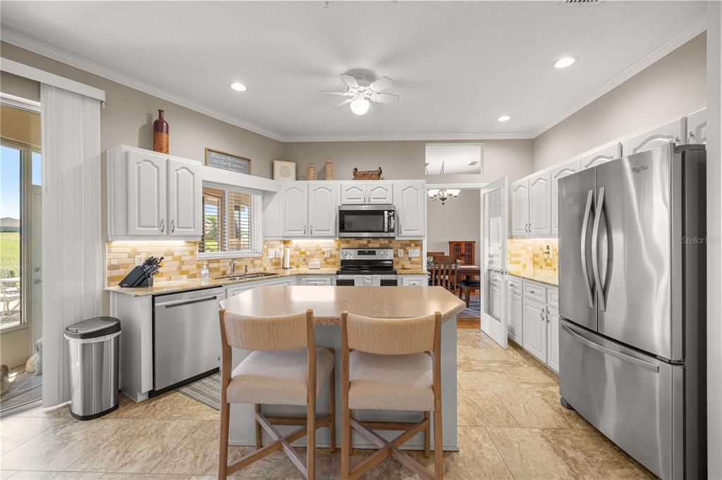 For Sale: $295,000 (2 beds, 2 baths, 1679 Square Feet)