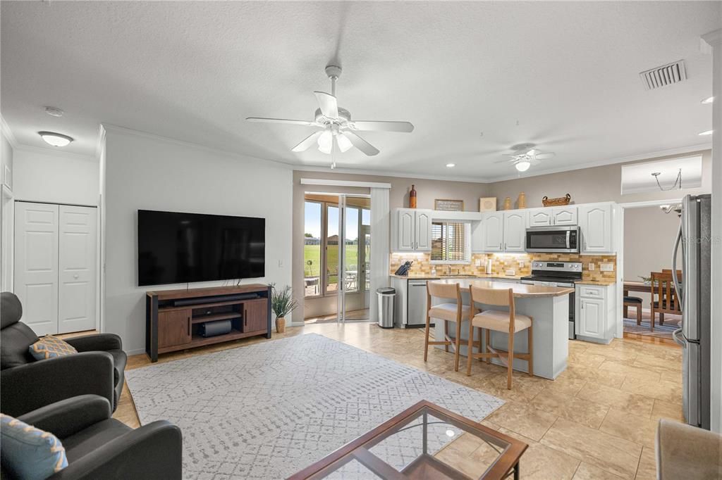 For Sale: $295,000 (2 beds, 2 baths, 1679 Square Feet)