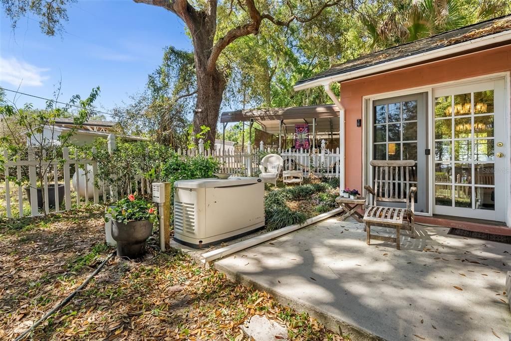 For Sale: $239,000 (2 beds, 1 baths, 782 Square Feet)