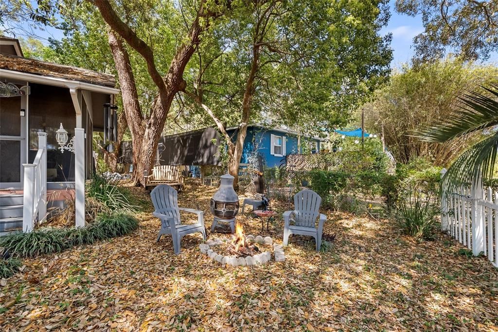 For Sale: $239,000 (2 beds, 1 baths, 782 Square Feet)