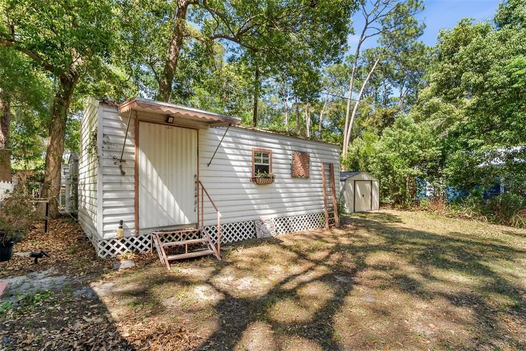 For Sale: $239,000 (2 beds, 1 baths, 782 Square Feet)