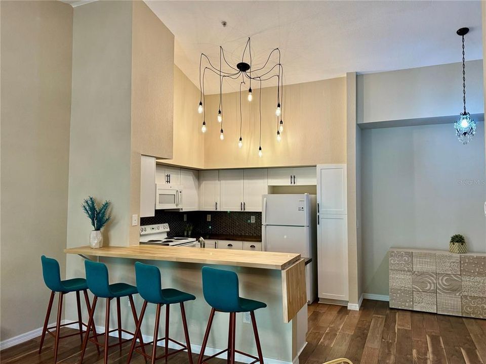 На продажу: $158,000 (1 спален, 1 ванн, 829 Квадратных фут)