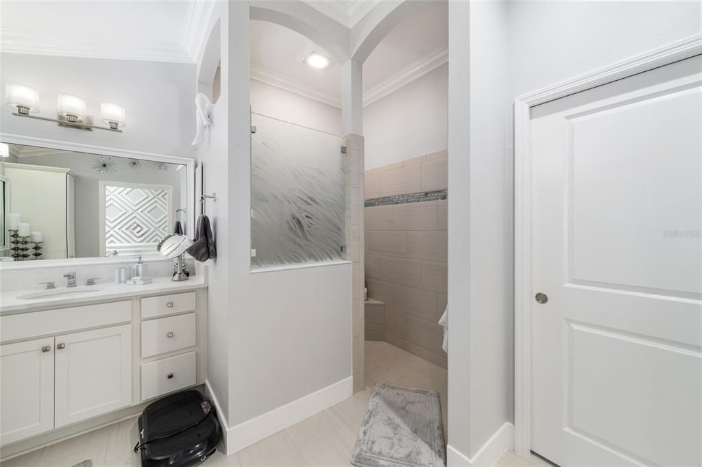 Active With Contract: $589,000 (3 beds, 2 baths, 1914 Square Feet)