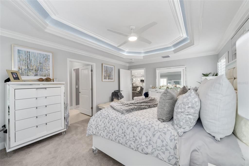 Active With Contract: $589,000 (3 beds, 2 baths, 1914 Square Feet)