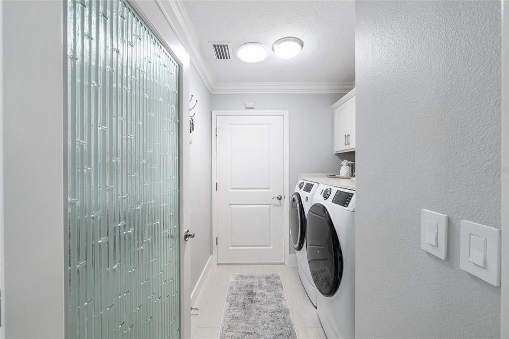 Active With Contract: $589,000 (3 beds, 2 baths, 1914 Square Feet)