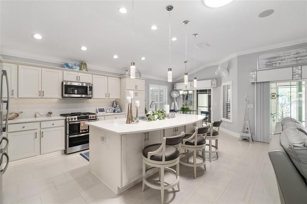 Active With Contract: $589,000 (3 beds, 2 baths, 1914 Square Feet)