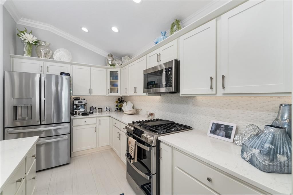 Active With Contract: $589,000 (3 beds, 2 baths, 1914 Square Feet)