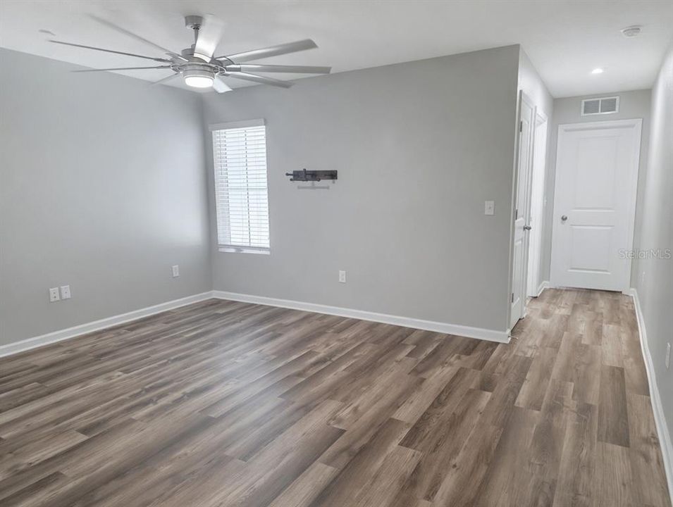 Active With Contract: $268,000 (2 beds, 2 baths, 1536 Square Feet)