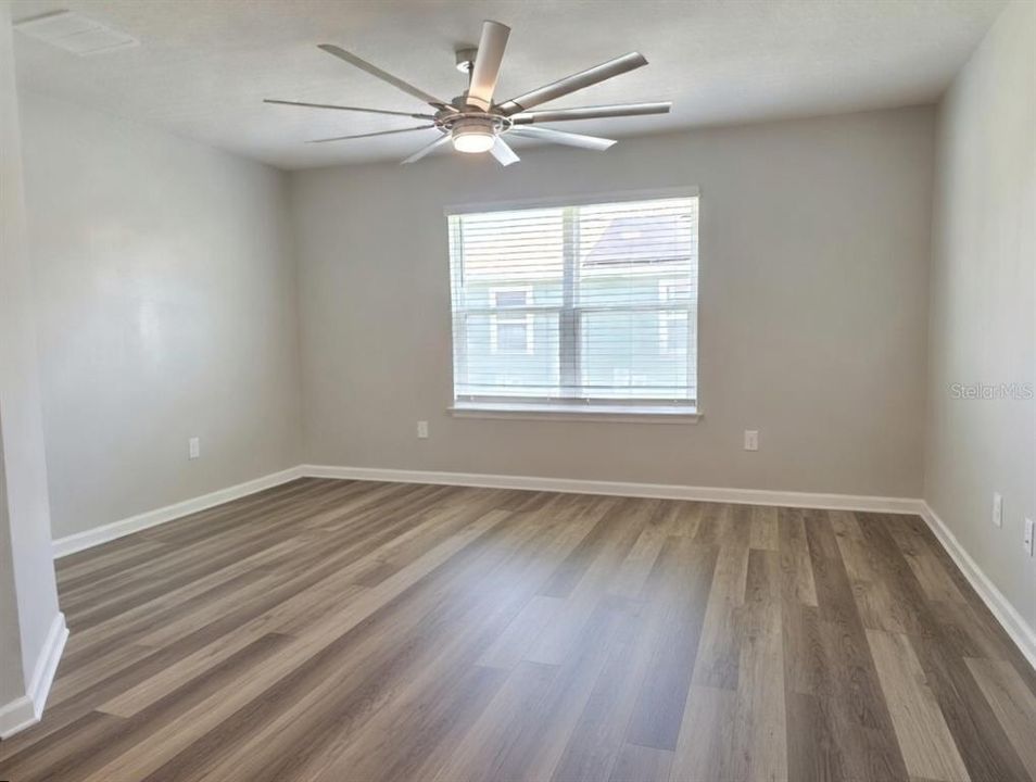 Active With Contract: $268,000 (2 beds, 2 baths, 1536 Square Feet)