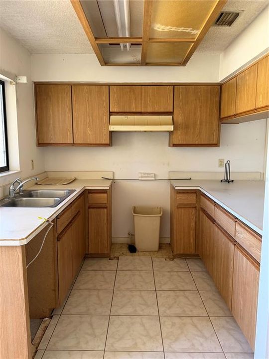 Active With Contract: $224,900 (3 beds, 2 baths, 1497 Square Feet)