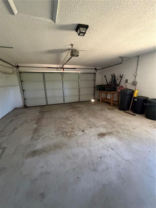Active With Contract: $224,900 (3 beds, 2 baths, 1497 Square Feet)