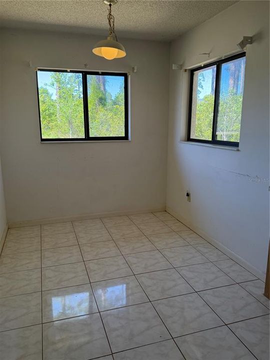 Active With Contract: $224,900 (3 beds, 2 baths, 1497 Square Feet)