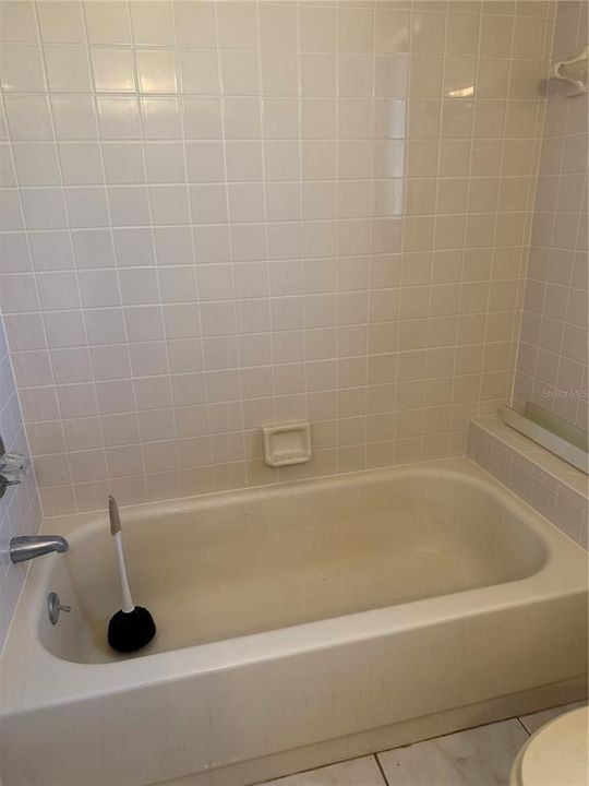 Active With Contract: $224,900 (3 beds, 2 baths, 1497 Square Feet)