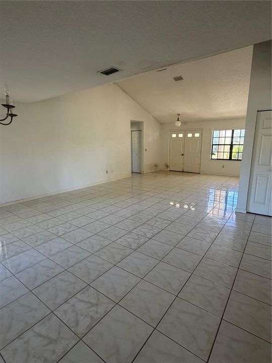 Active With Contract: $224,900 (3 beds, 2 baths, 1497 Square Feet)