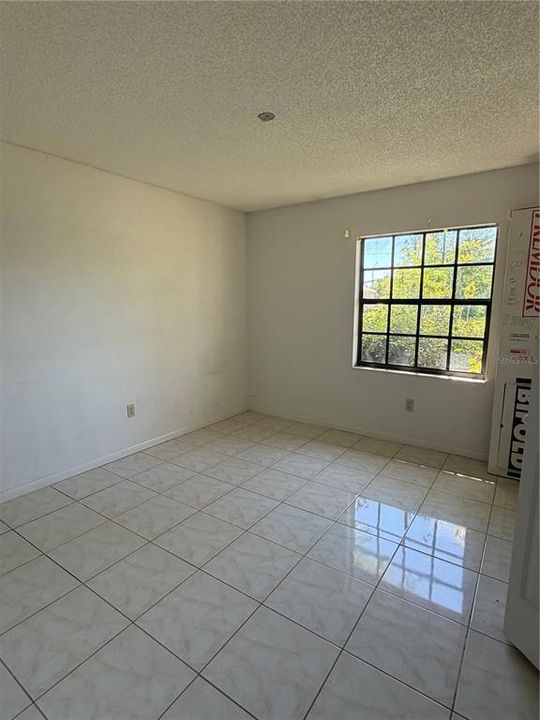 Active With Contract: $224,900 (3 beds, 2 baths, 1497 Square Feet)