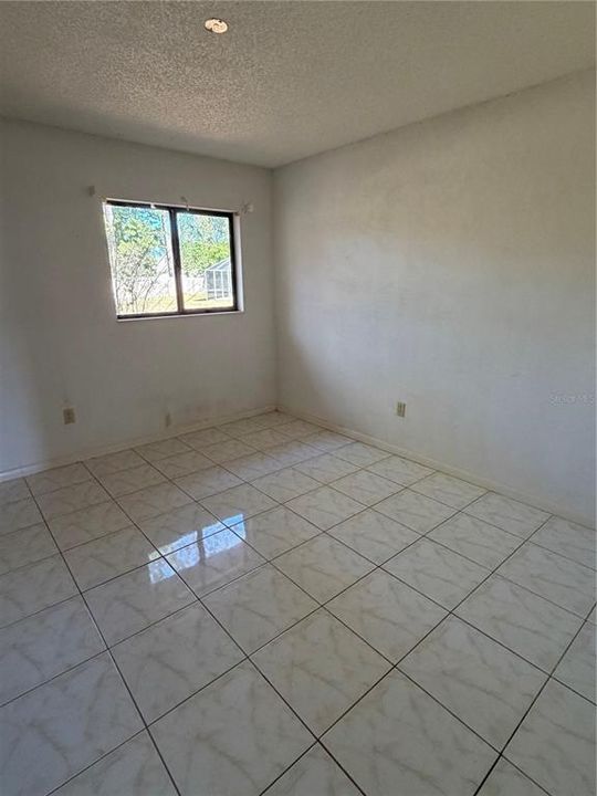 Active With Contract: $224,900 (3 beds, 2 baths, 1497 Square Feet)
