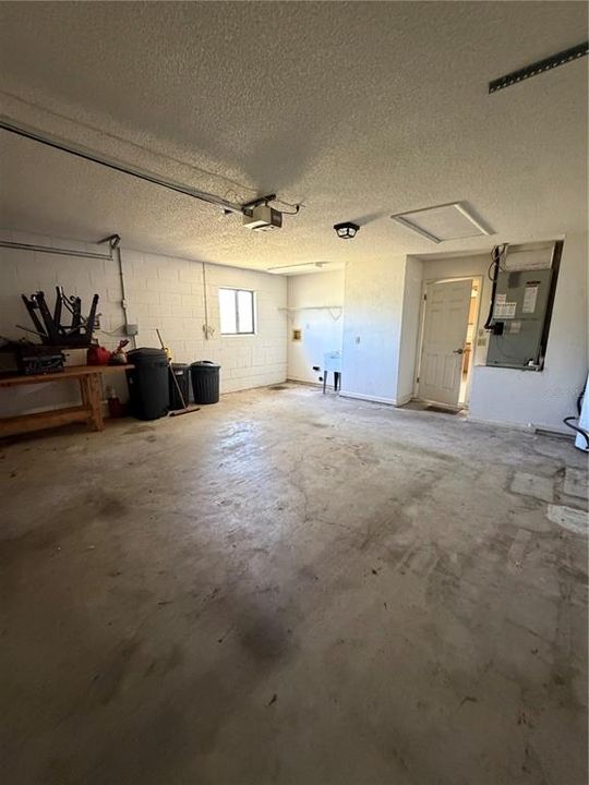 Active With Contract: $224,900 (3 beds, 2 baths, 1497 Square Feet)