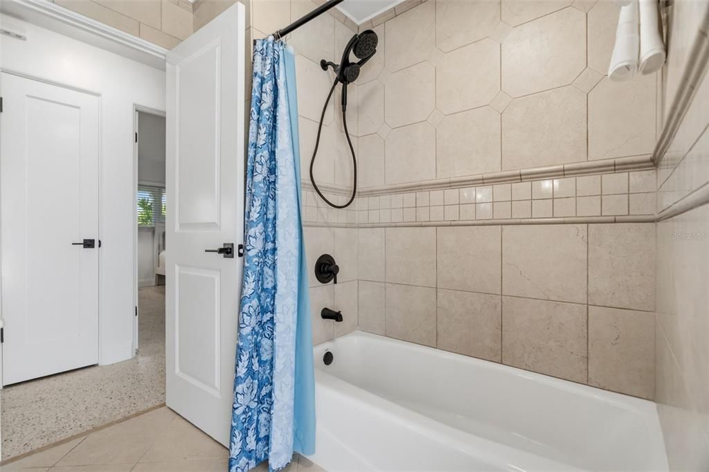 En Venta: $1,399,000 (3 camas, 3 baños, 1862 Pies cuadrados)