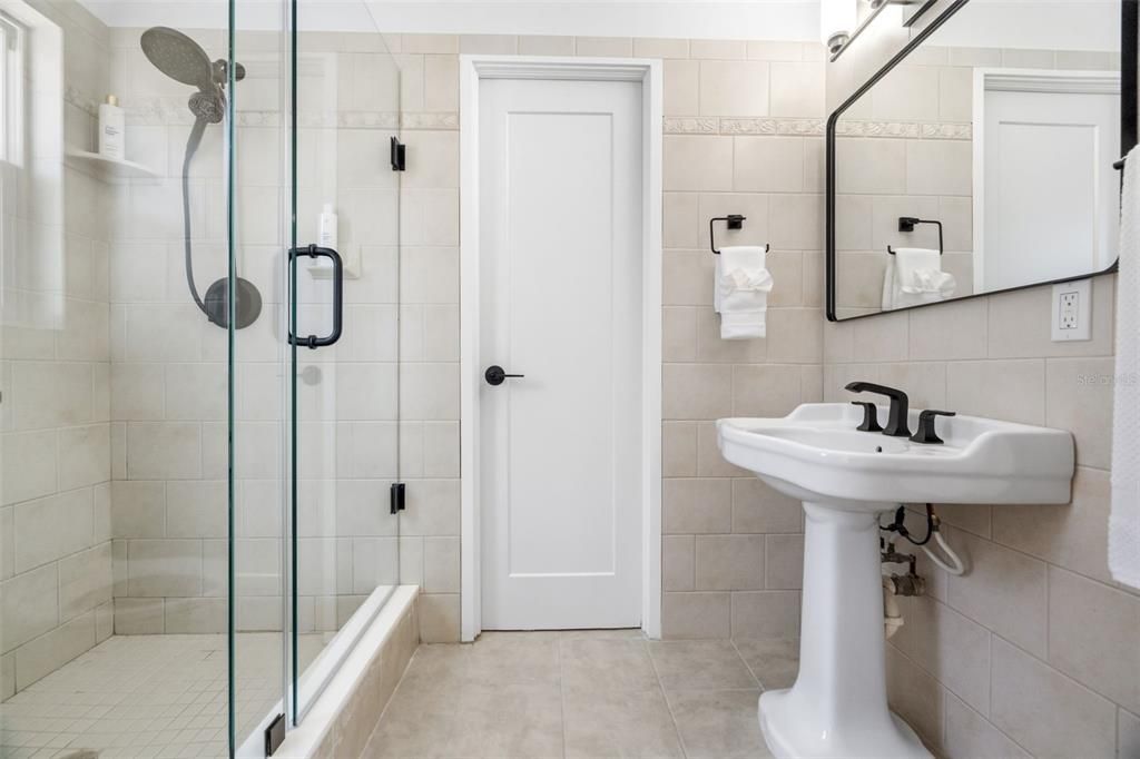 En Venta: $1,399,000 (3 camas, 3 baños, 1862 Pies cuadrados)