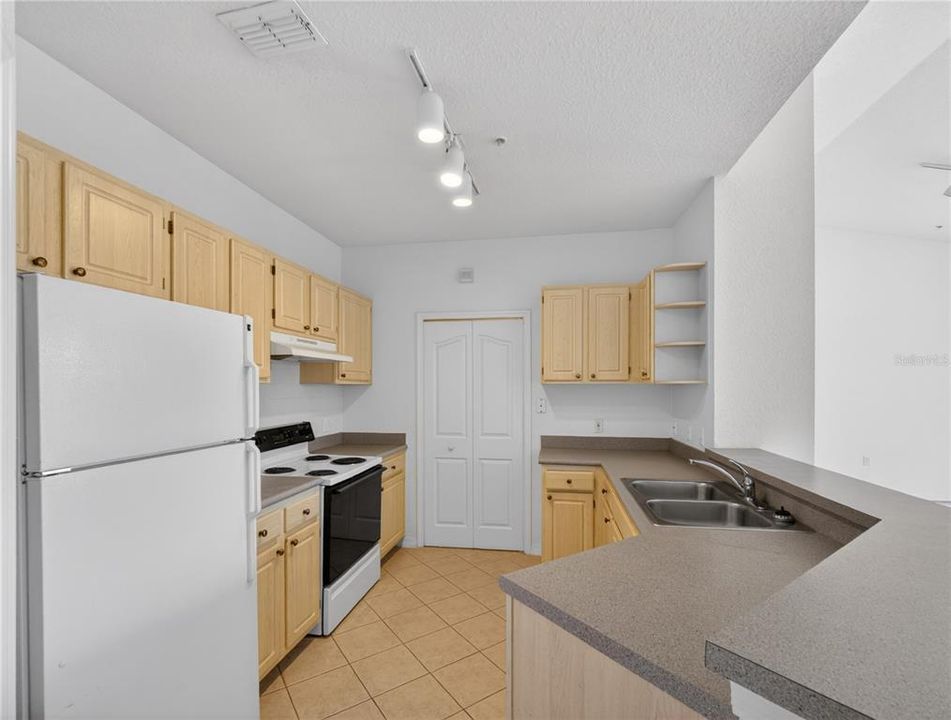 En Venta: $200,000 (2 camas, 2 baños, 1111 Pies cuadrados)