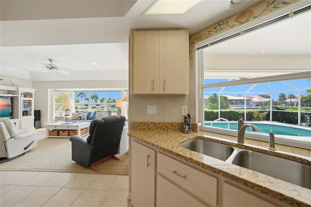 Activo con contrato: $667,400 (3 camas, 2 baños, 2111 Pies cuadrados)