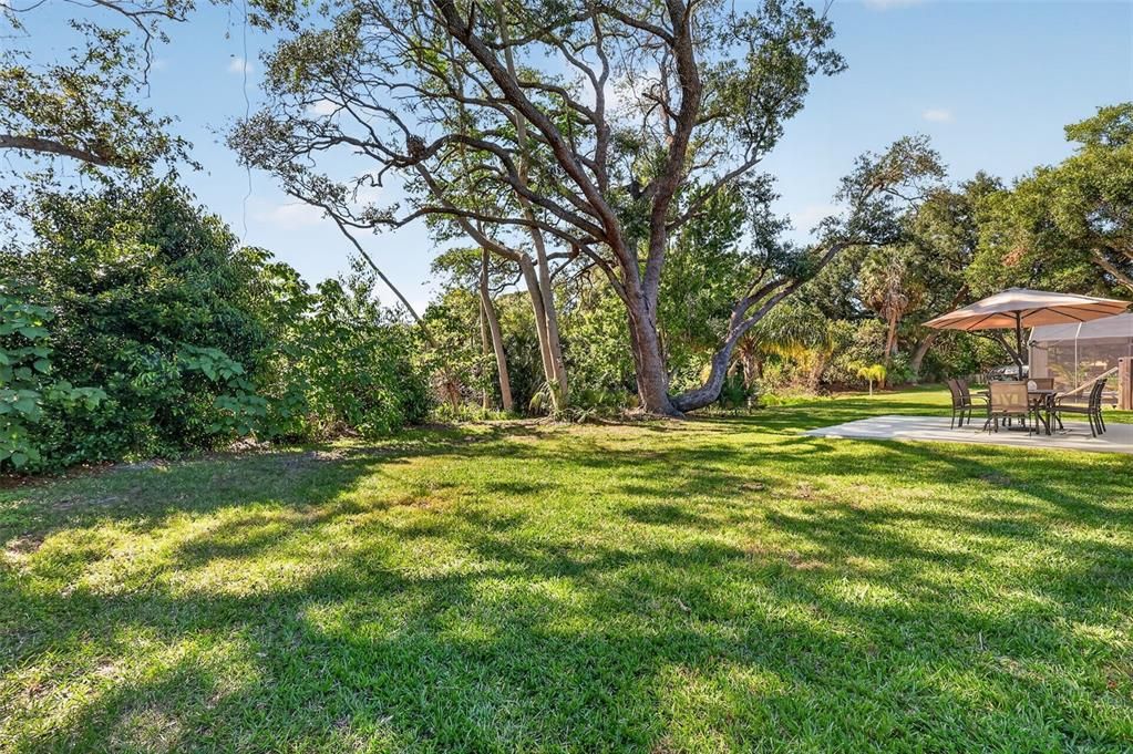 Active With Contract: $399,000 (3 beds, 2 baths, 1453 Square Feet)