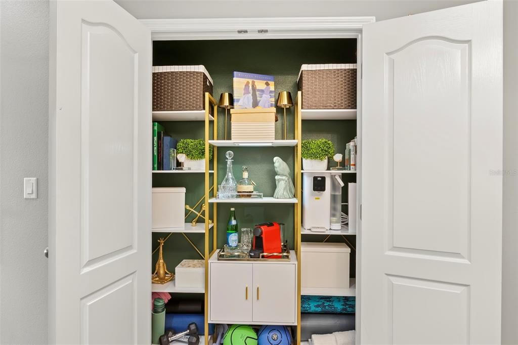 Activo con contrato: $650,000 (3 camas, 2 baños, 2344 Pies cuadrados)