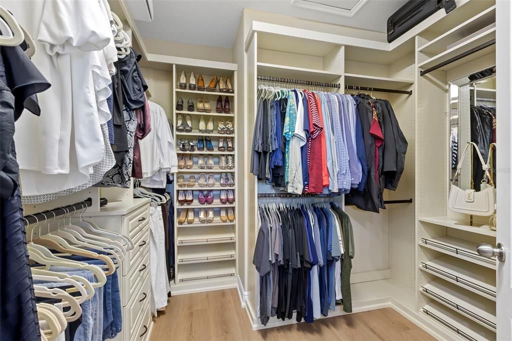 Activo con contrato: $650,000 (3 camas, 2 baños, 2344 Pies cuadrados)
