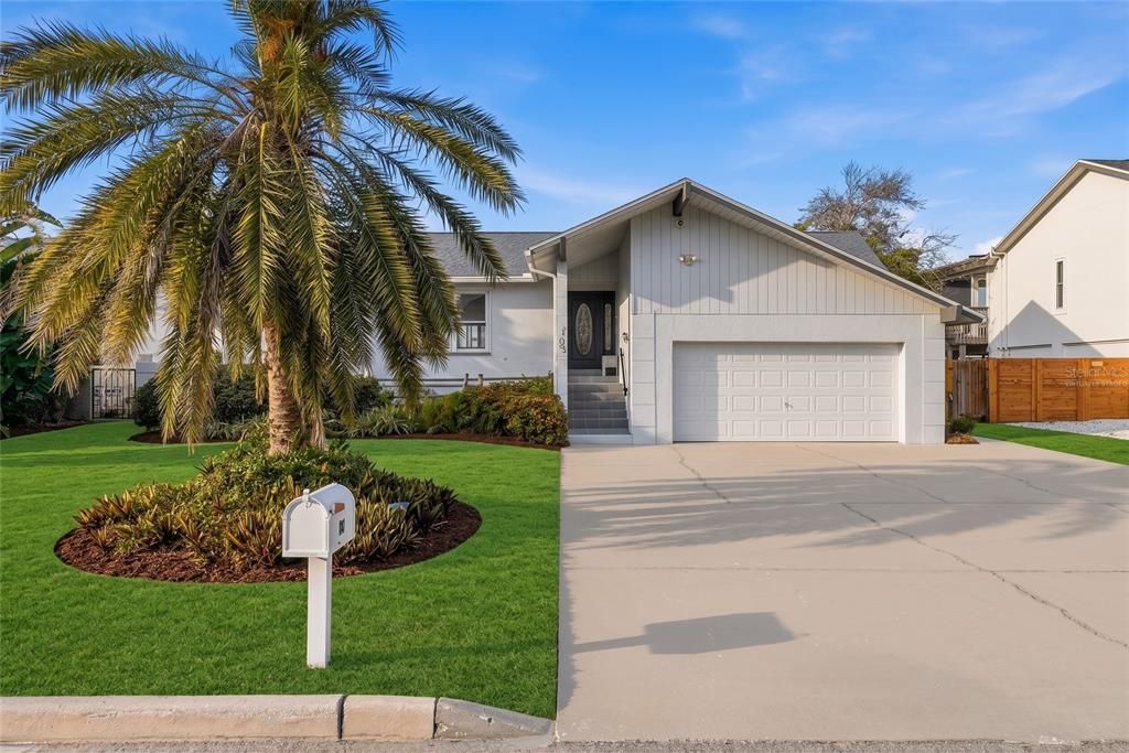 For Sale: $2,195,000 (2 beds, 2 baths, 2400 Square Feet)