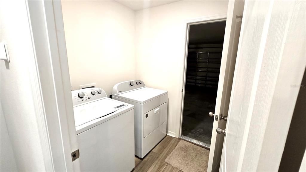 Activo con contrato: $296,900 (3 camas, 2 baños, 1463 Pies cuadrados)
