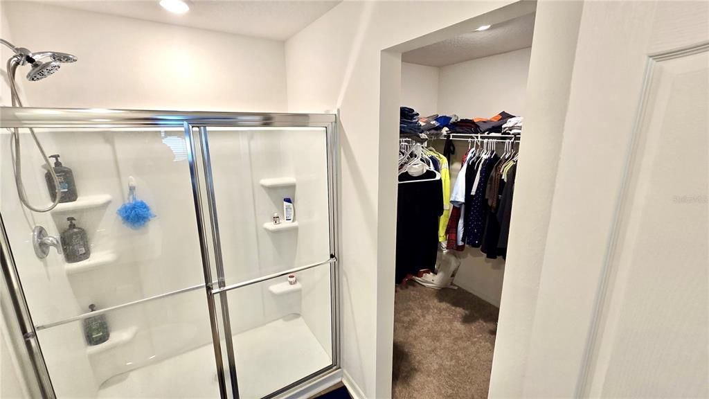 Activo con contrato: $296,900 (3 camas, 2 baños, 1463 Pies cuadrados)