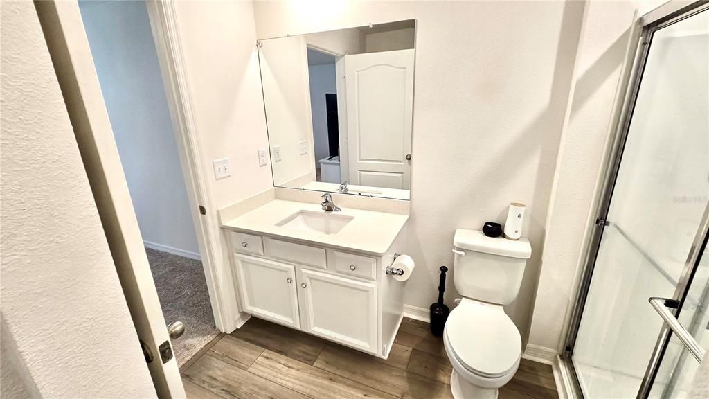 Activo con contrato: $296,900 (3 camas, 2 baños, 1463 Pies cuadrados)