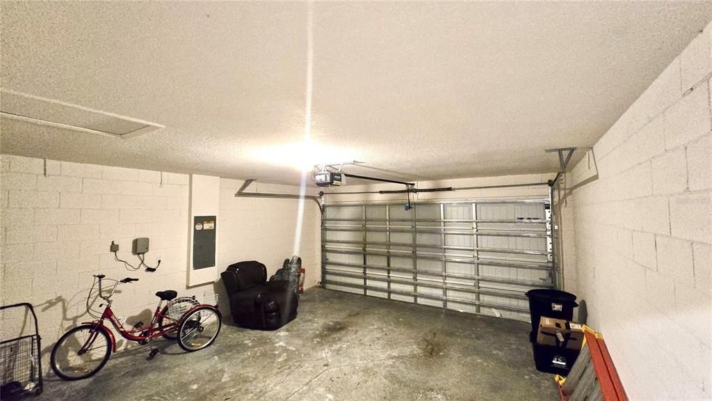 Activo con contrato: $296,900 (3 camas, 2 baños, 1463 Pies cuadrados)