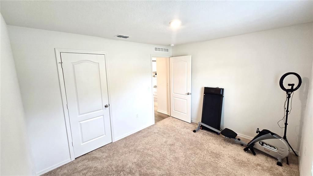Activo con contrato: $296,900 (3 camas, 2 baños, 1463 Pies cuadrados)