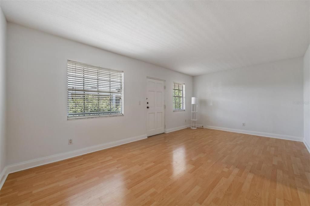 Activo con contrato: $164,900 (1 camas, 1 baños, 600 Pies cuadrados)