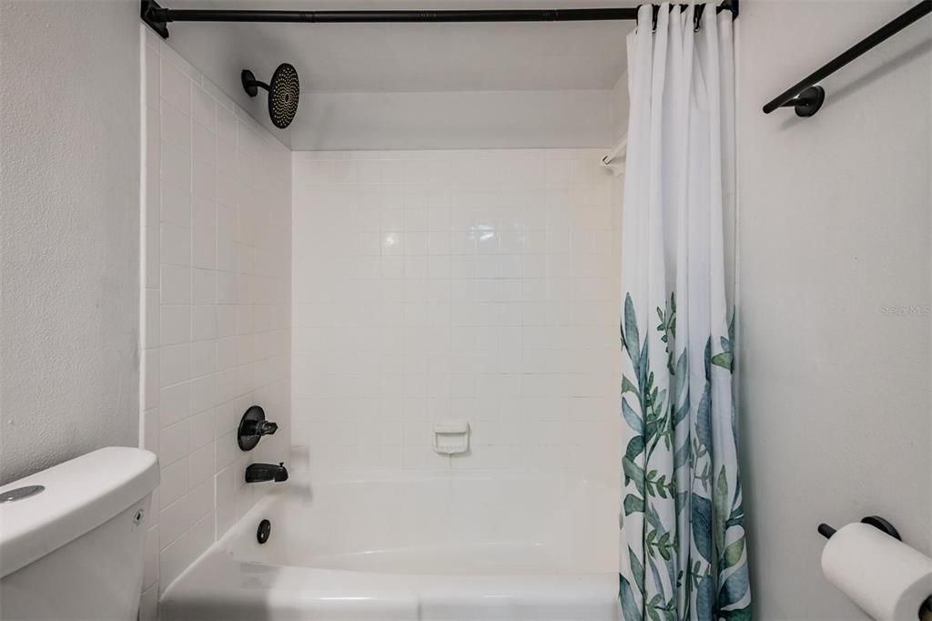 Activo con contrato: $164,900 (1 camas, 1 baños, 600 Pies cuadrados)